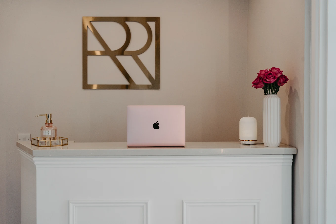 Rebecca Reynolds logo
